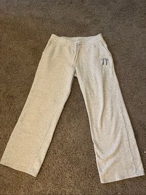 Hollister Light Heather Gray Sweatpants with Embroidered Bow